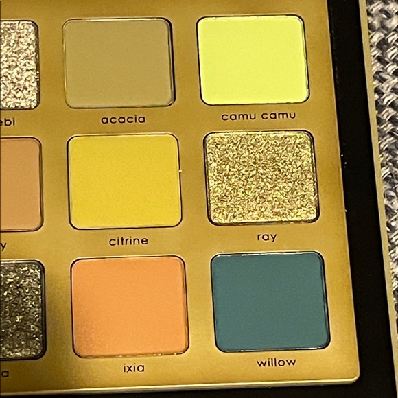Natasha Denona Yucca Palette Vibrant Eyeshadow Collection - Picture 8 of 8